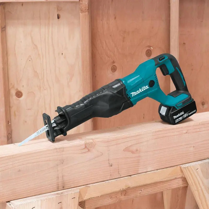 Detail van de Makita zaag met variabele snelheidsregeling