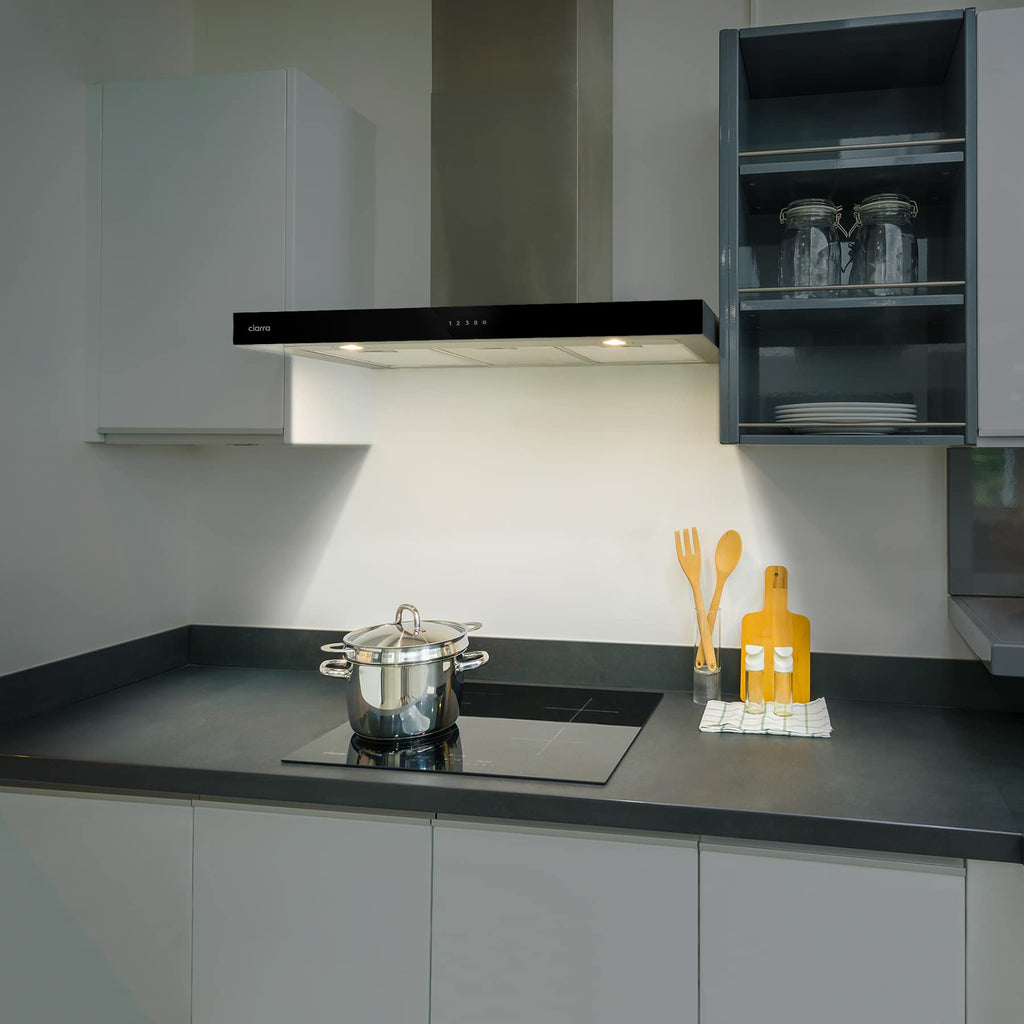 Ciarra afzuigkap tijdens het koken boven het fornuis