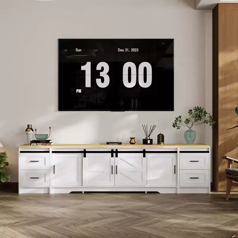 Meuble TV de style ferme moderne avec portes coulissantes à motif croix