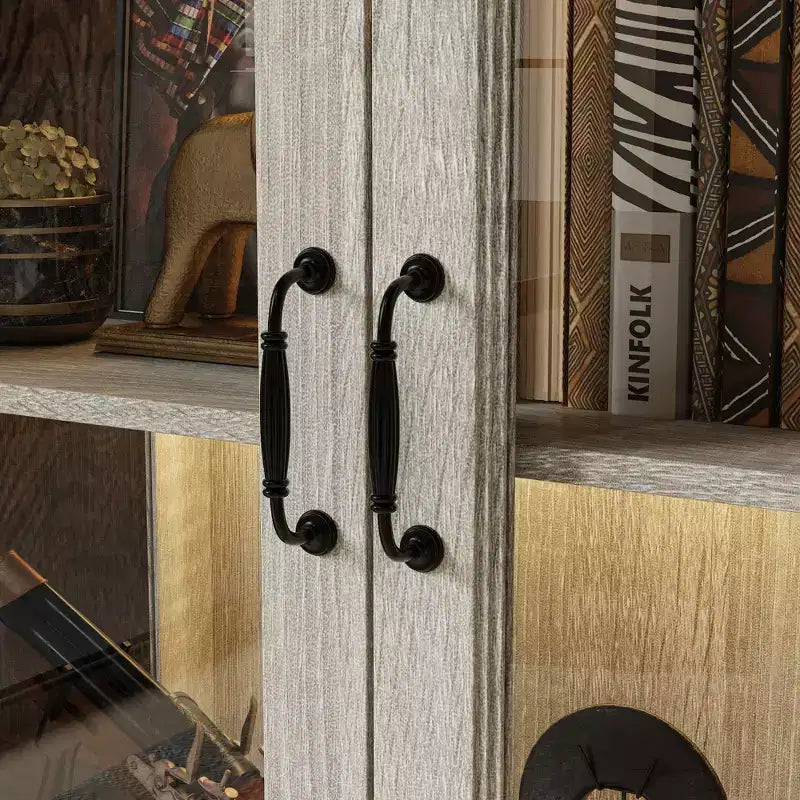 Bibliothèque-vitrine en chêne gris avec éclairage LED