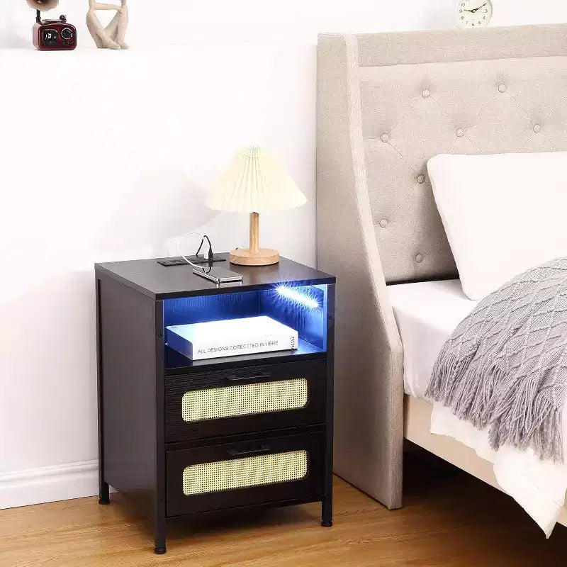 Meubles de rangement décoratifs, table de chevet avec station de recharge