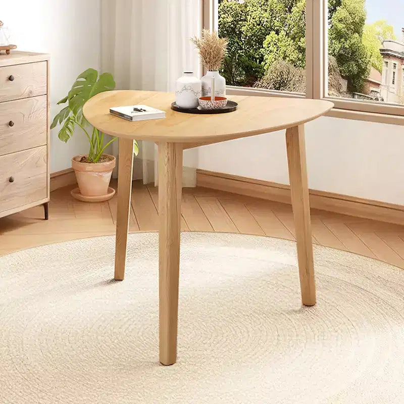 Table en bois triangulaire moderne
