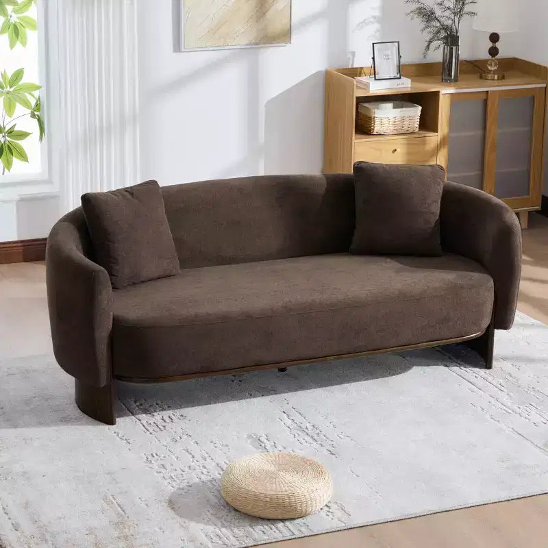 Canapé moderne en bouclette avec base en bois et coussins