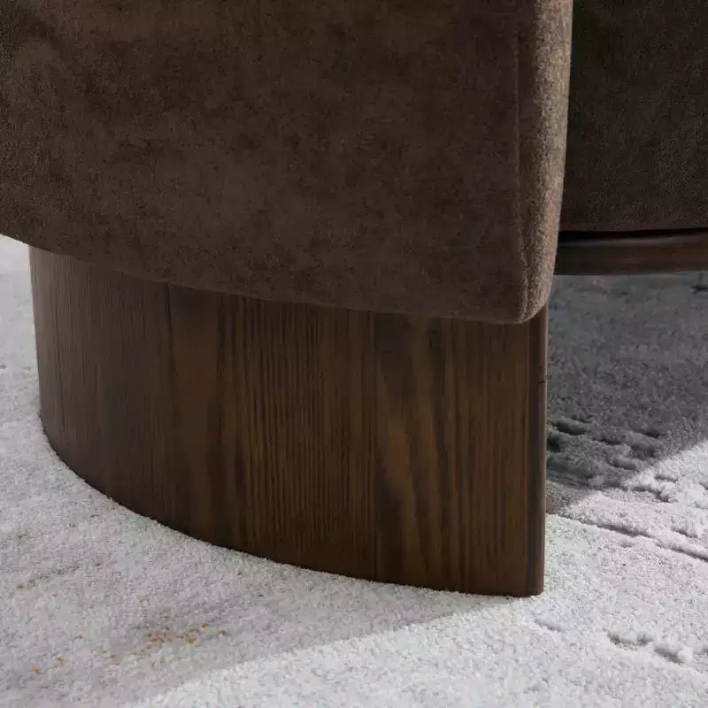 Canapé moderne en bouclette avec base en bois et coussins
