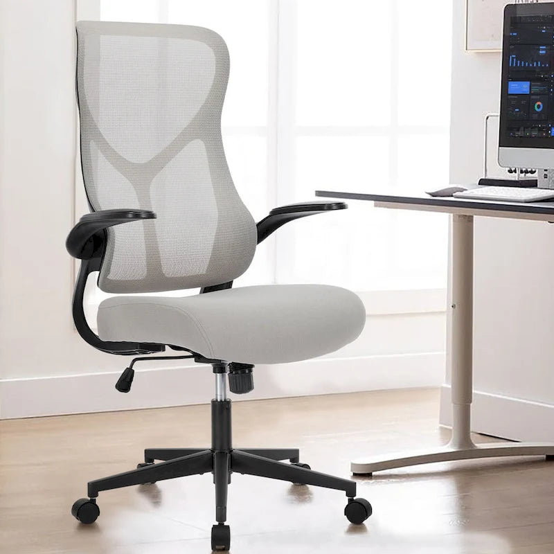 Comfortable Ergonomic Office Chair with Adjustable Features for Optimal Support and Relaxation.