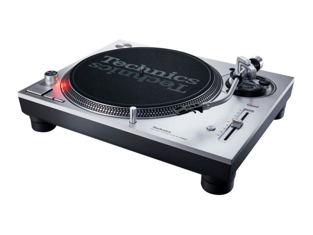 Technics SL-1200MK7 van bovenaf met plaat en toonarm