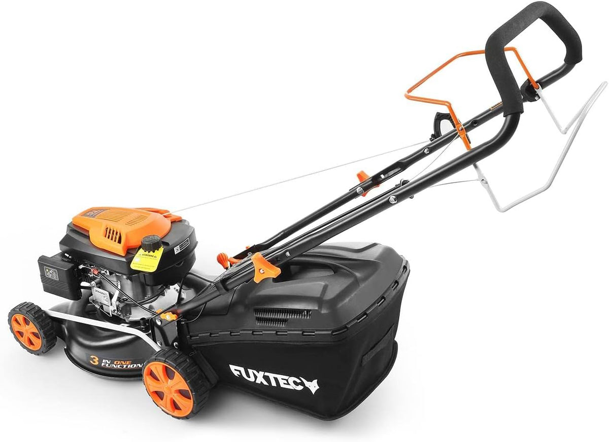 FUXTEC FX-RM4646ECO benzinegrasmaaier, vooraanzicht met motorkap