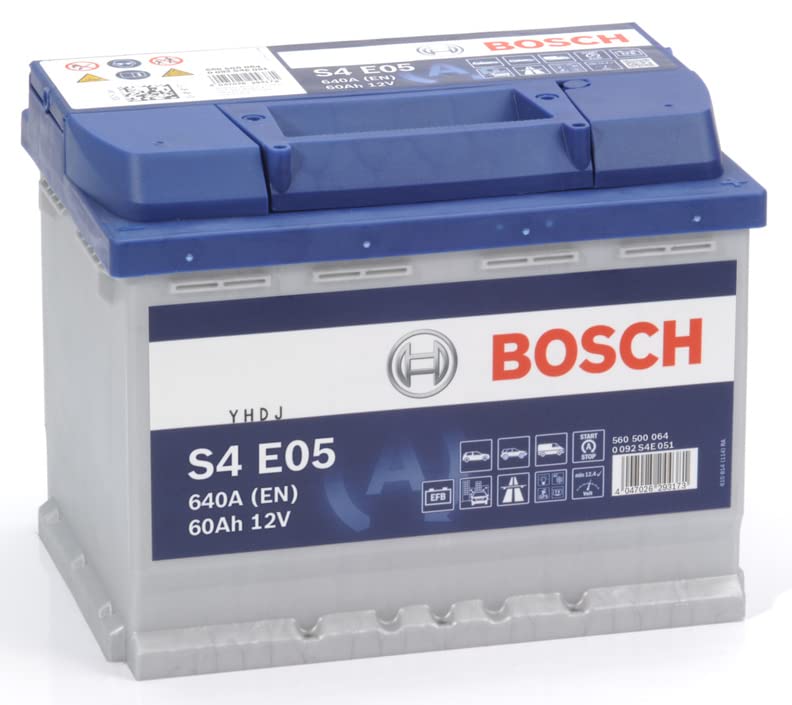 Bosch S4E05 accu geplaatst in de motorruimte