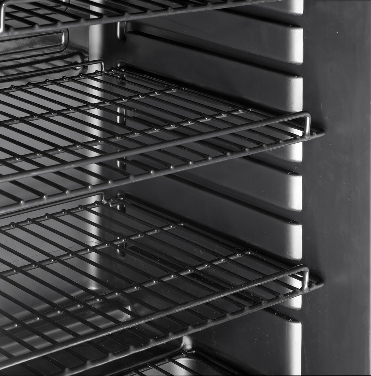METRO Professional Getränkekühlschrank GSC4280B – Seitenansicht 2/14
