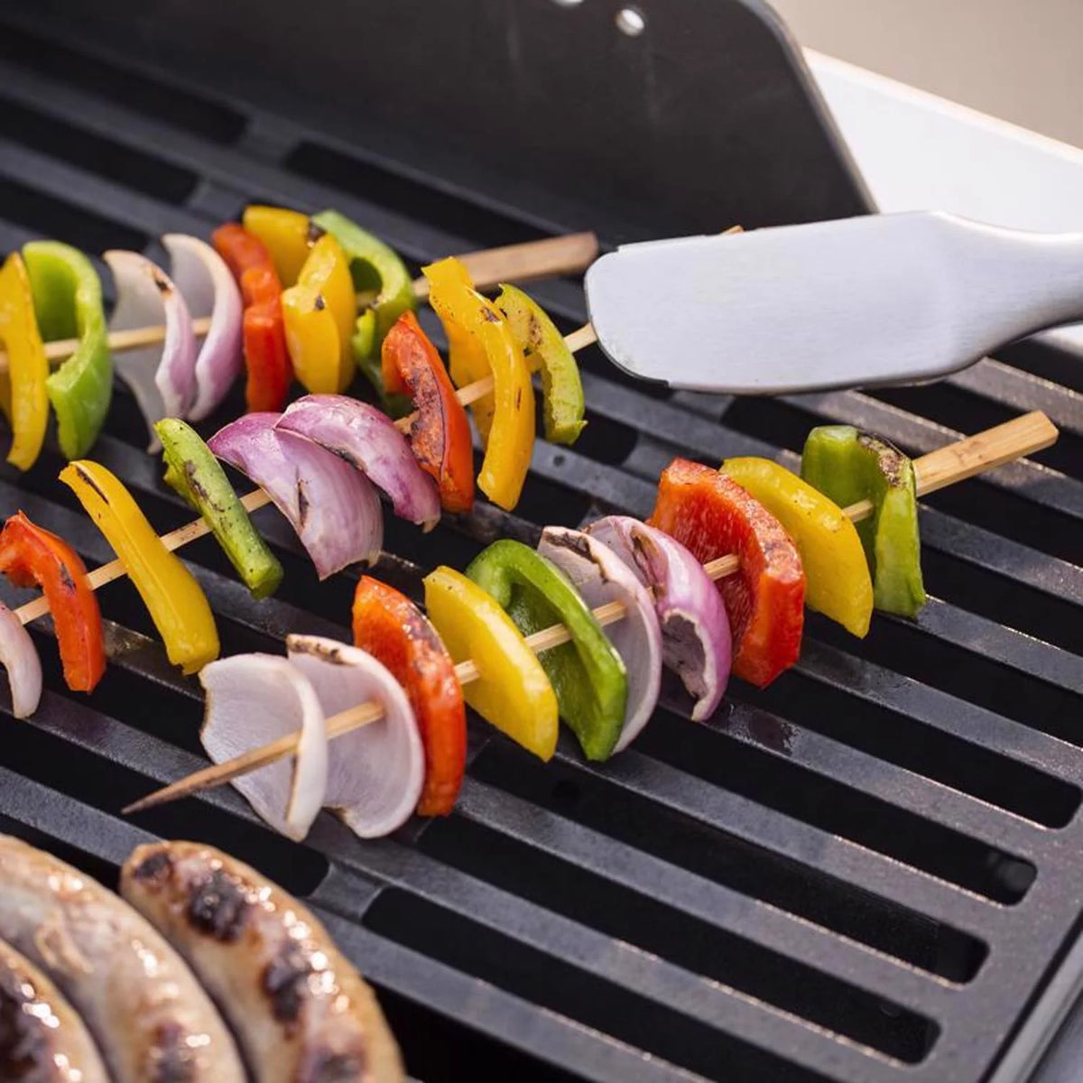 Weber Spirit E-210 Gasgrill in Schwarz auf Rädern