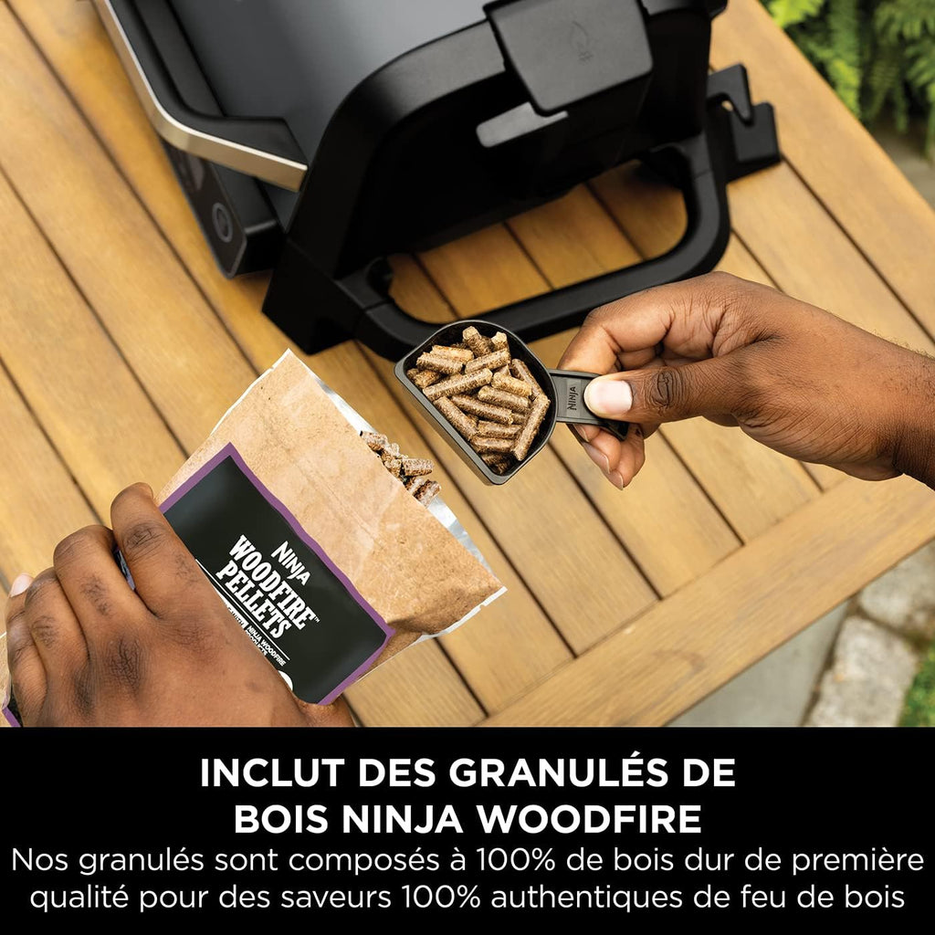 Ninja Woodfire barbecue électrique, grill, fumoir & air fryer, barbecue extérieur 7 en 1, grill, air fryer, fumer, r?tir, four, résistant aux intempéries, antiadhésif, portatif, gris/noir OG701EU