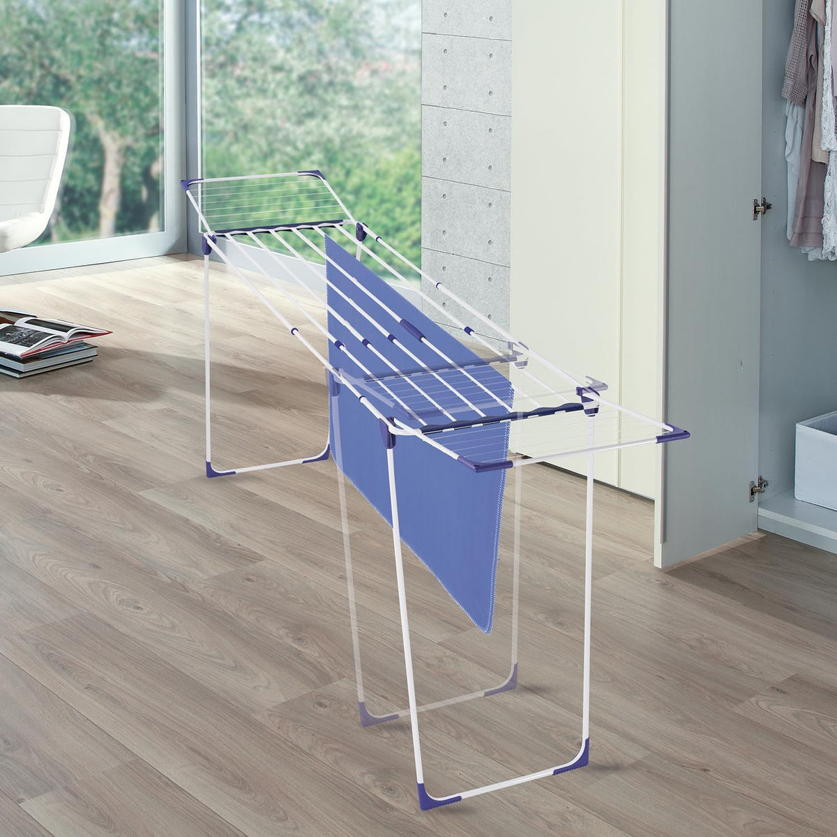 Leifheit Séchoir sur pied Classic Solid 230 Extendable, étendoir à linge pour longues pièces de linge, sèche linge avec longueur d'étendage de 23 m