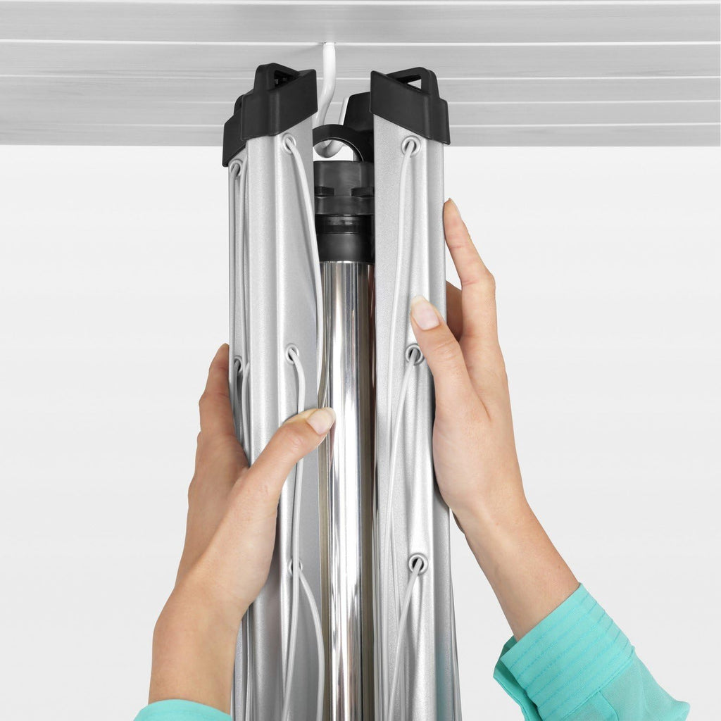 Brabantia - Séchoir Lift-O-Matic - Etendoir Linge Extérieur - Antidérapantes - Résistantes Aux UV, 60m - Rotation Fluide - Pratique - Douille en Métal à Planter dans Le Sol - Gris Métallique - 295cm