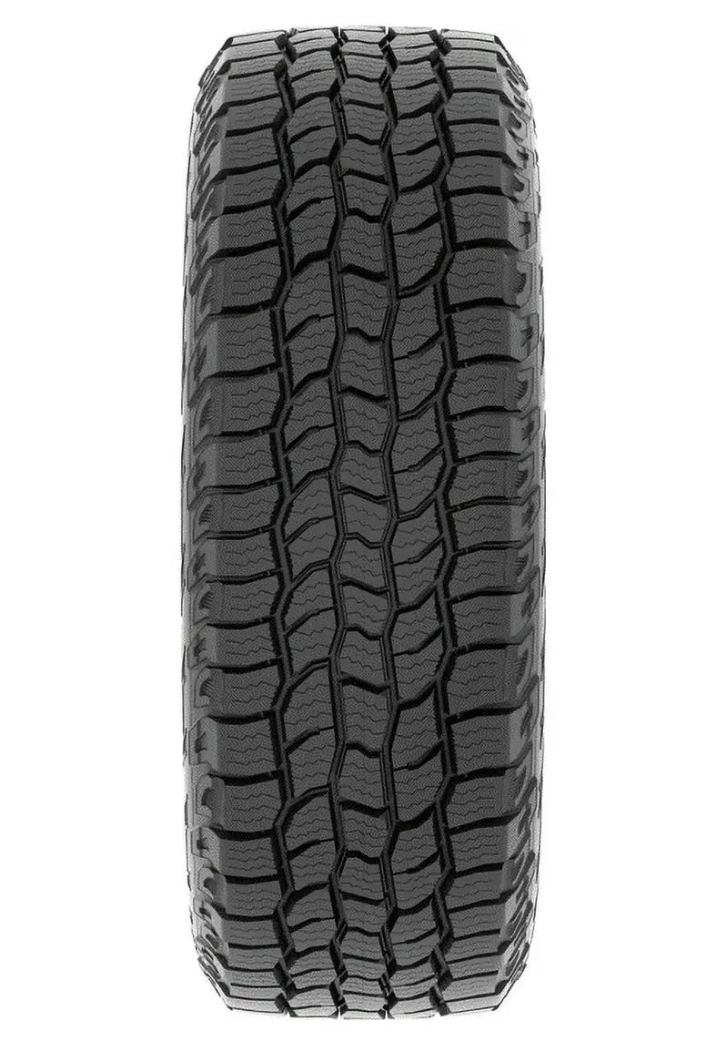 Cooper Discoverer AT2 265/60R18 – band op een SUV gemonteerd