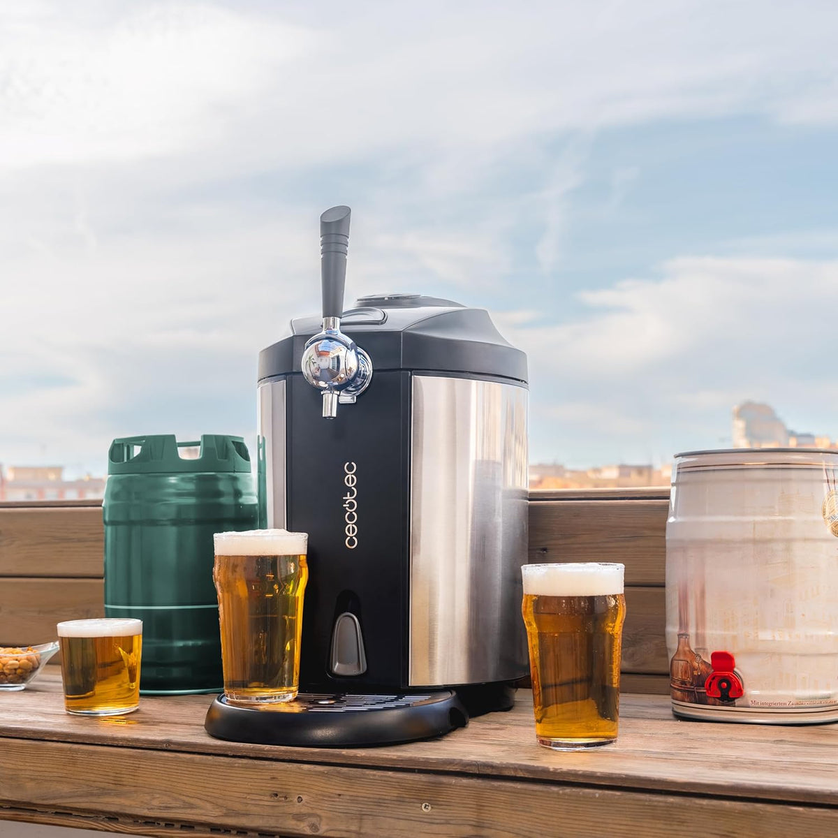 Cecotec Tireuse à Bière BeerFlow Steel 5000. Machine à Bière 65W  température réglable de 2-12°C Compatible avec barils pressurisés et non pressurisés de 5L  avec finition inox et pieds antidérapants