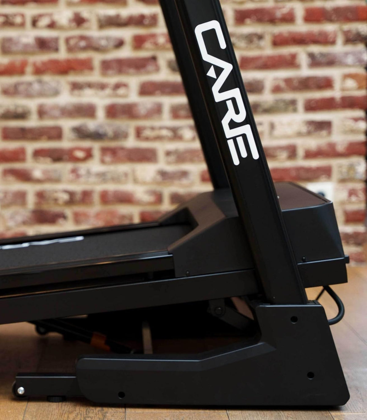 CARE FITNESS - Tapis de Course Connecté Jog Runner - Tapis de Marche électrique Inclinable et Pliable - Jusqu'à 18km/h - 18 Niveaux d'Inclinaison - 25 Programmes