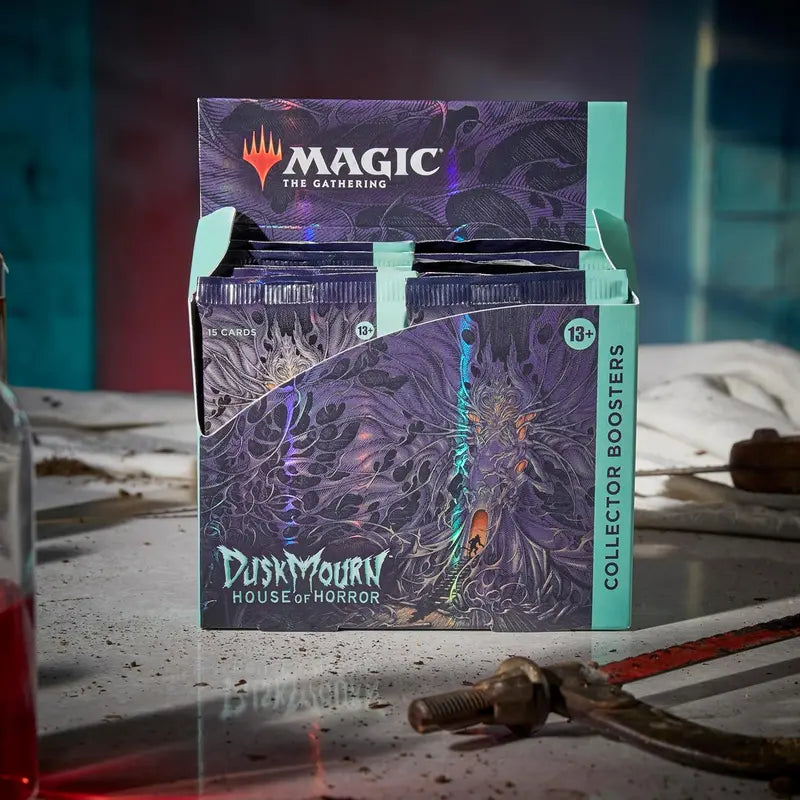 MTG Duskmourn box open met zicht op de boosters
