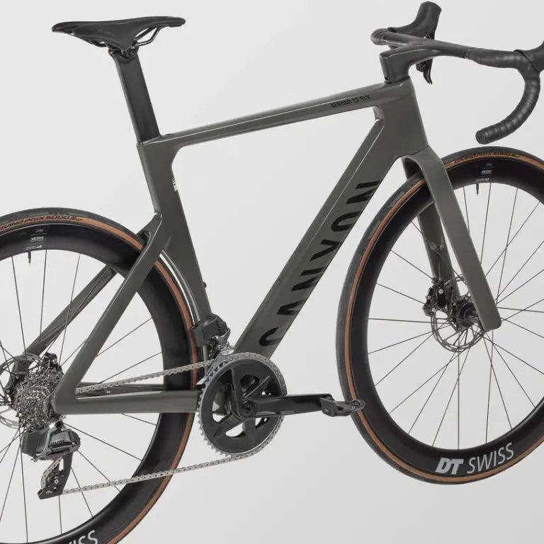 Canyon Aeroad CF SLX 7 AXS racefiets – detail van bediening en knoppen