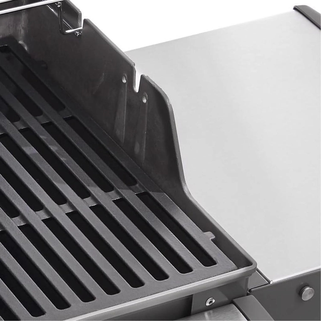 Deckelthermometer an der Front des Grills