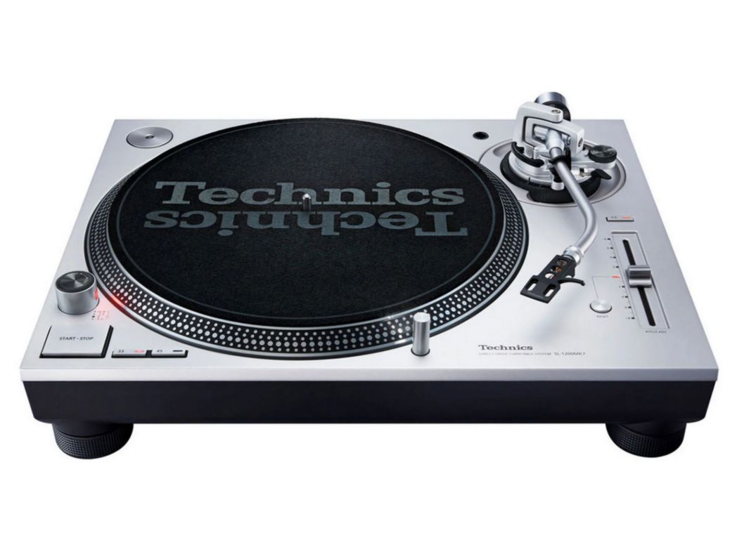 Zilveren Technics SL-1200MK7 direct-drive draaitafel, vooraanzicht