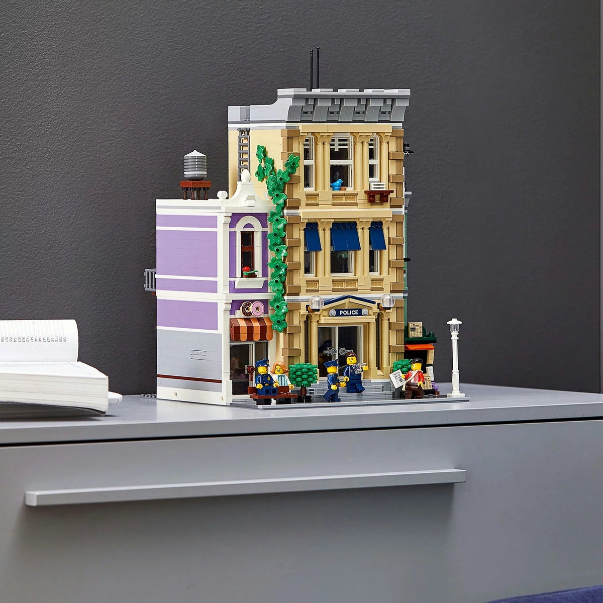 Complete modulaire collectie met het politiebureau als pronkstuk