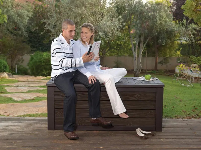 Keter Westwood 150 gallon terrasbox – box als zitbank op het terras