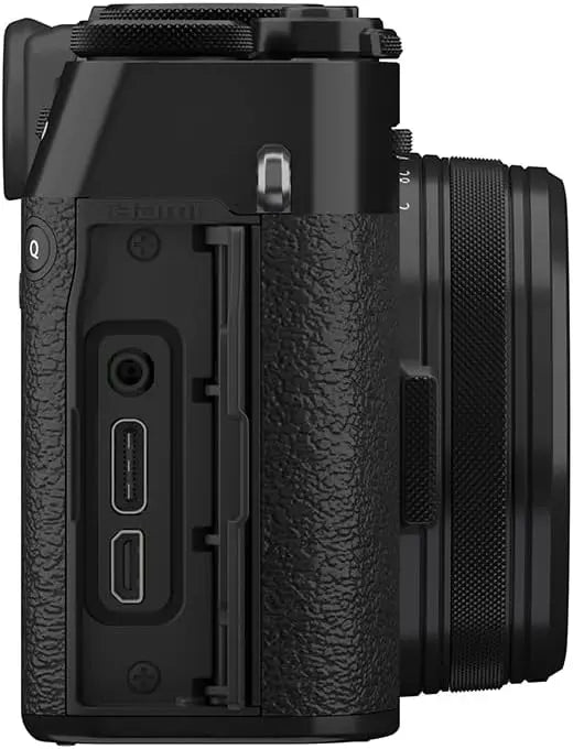 Compact formaat van de X100VI in de hand