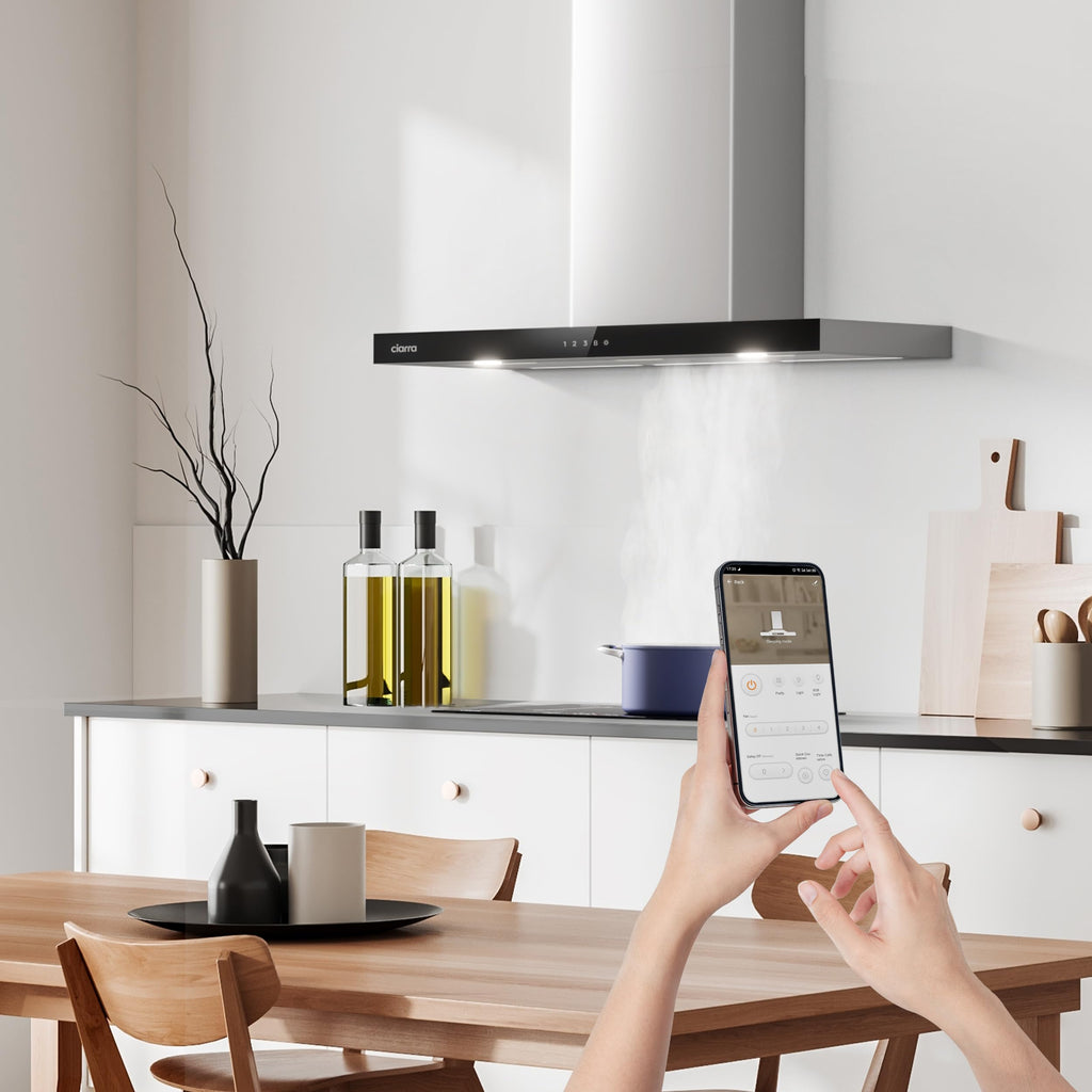 Ciarra afzuigkap in een moderne RVS-keuken