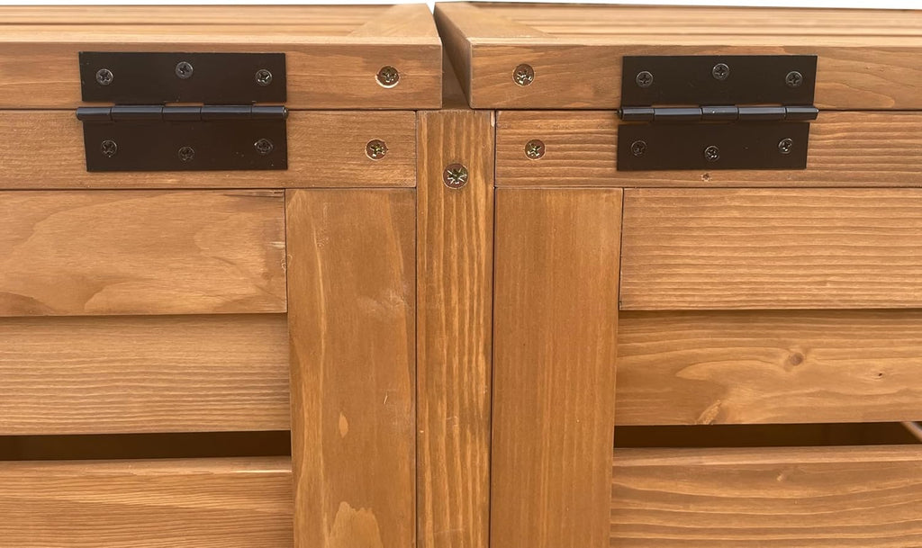 Mülltonnenbox in einer Einfahrt aufgestellt