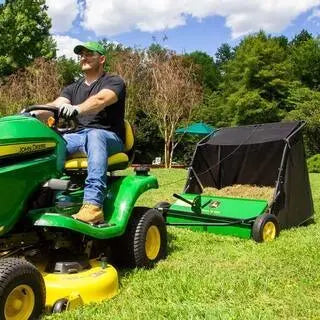 Koppeling van de John Deere veegmachine