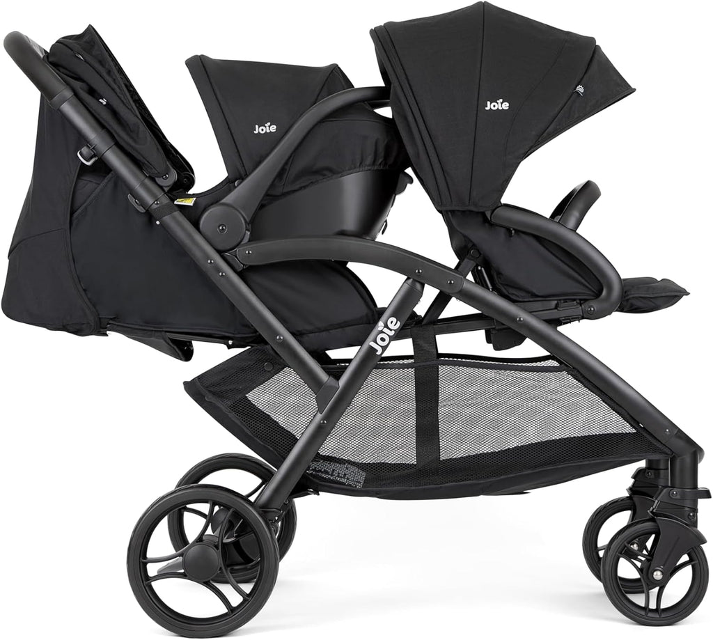 Joie Evalite Duo gebruiksklare wagen in de woonkamer